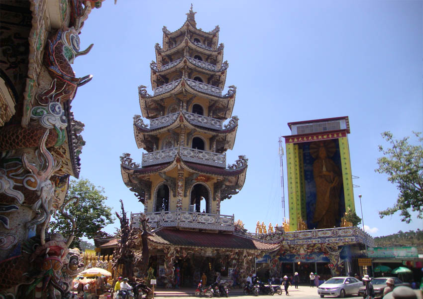 Linh-Phuoc-Pagoda-1