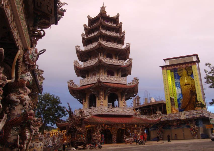 Linh-Phuoc-Pagoda-3