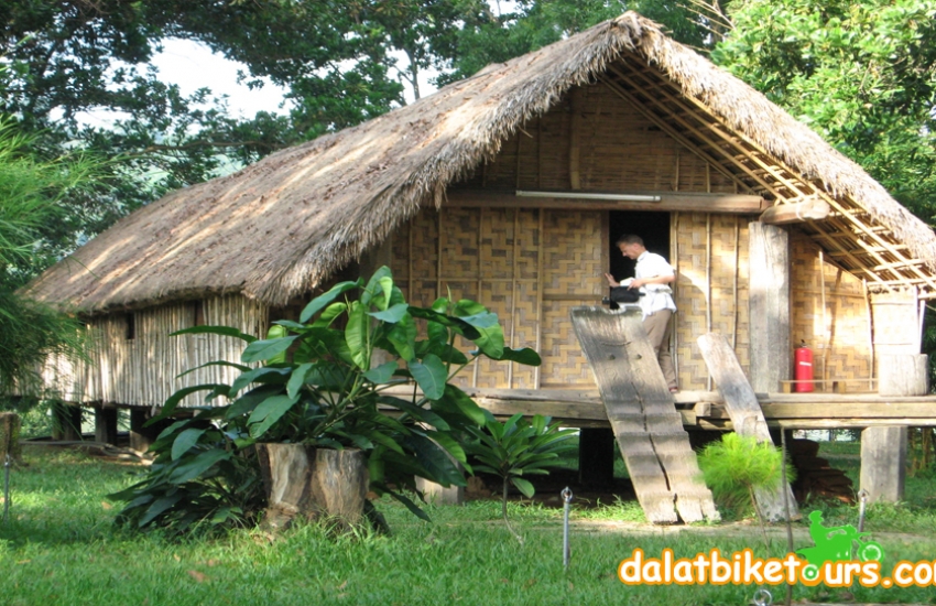 dalatmotorbike-longhouse