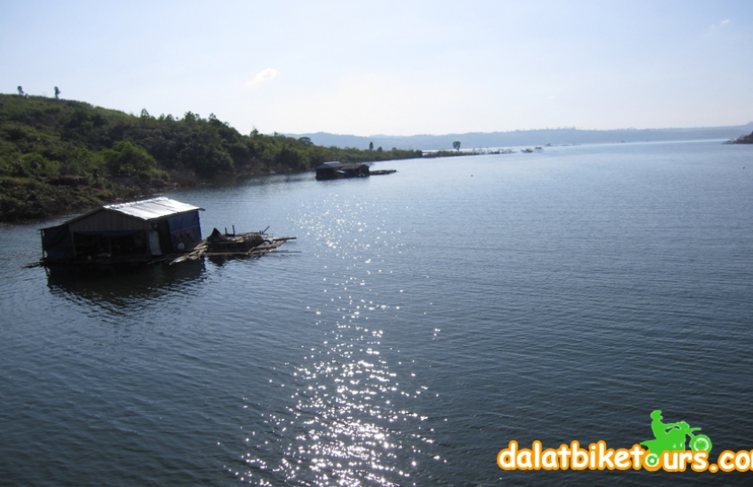 dalatmotorbike-namka-lake1